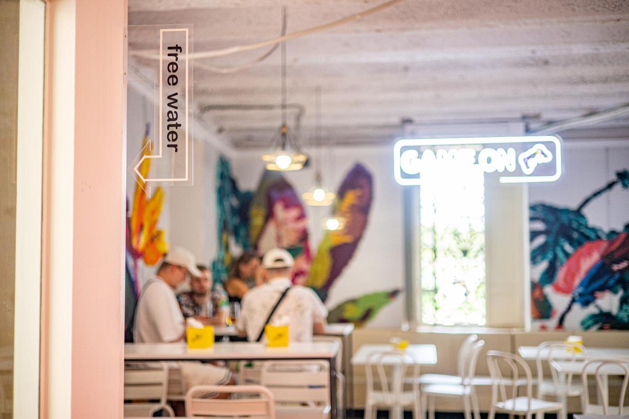 River Hostel Valencia Bagian luar foto