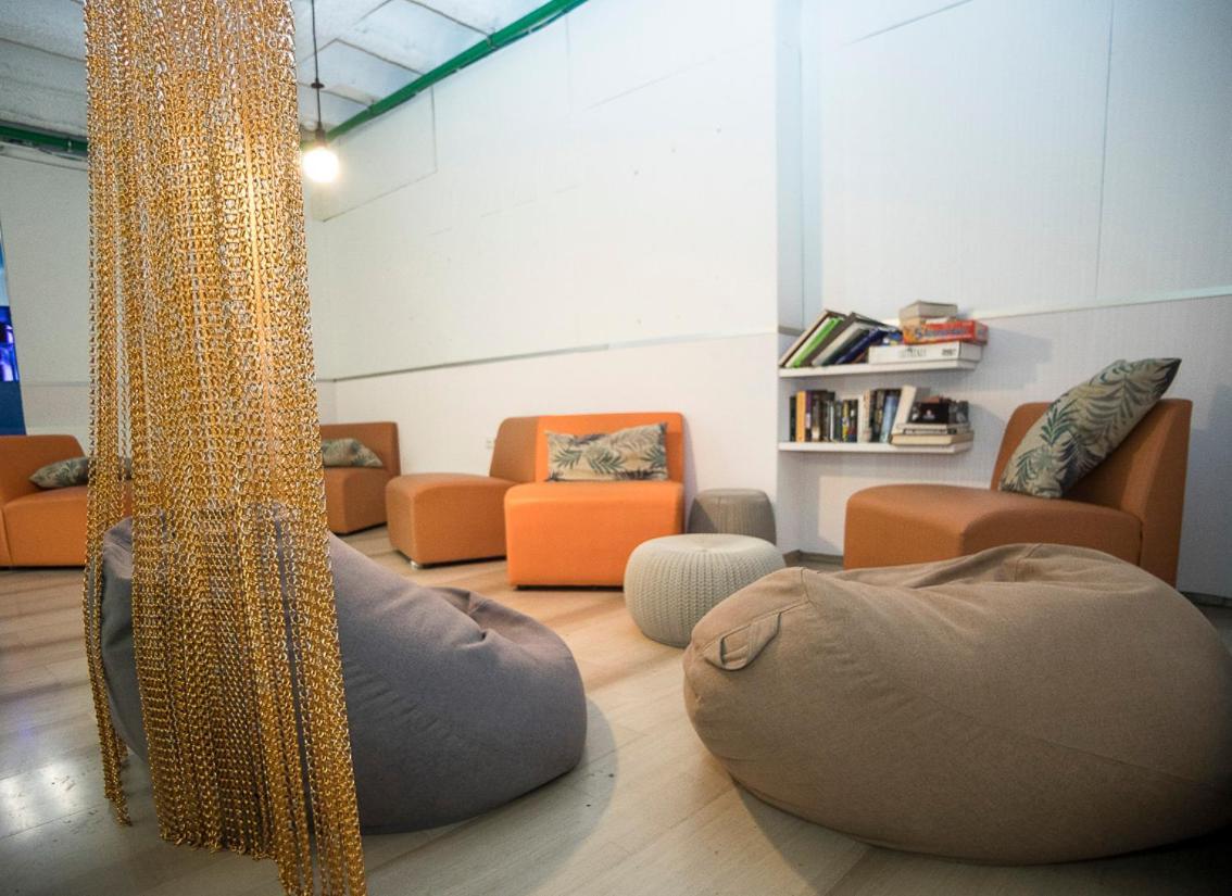 River Hostel Valencia Bagian luar foto