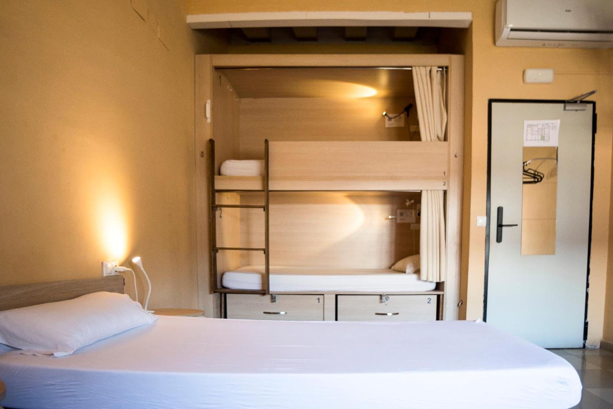 River Hostel Valencia Bagian luar foto