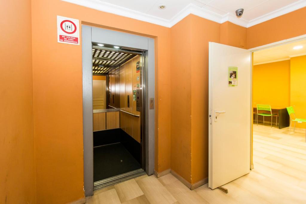 River Hostel Valencia Bagian luar foto